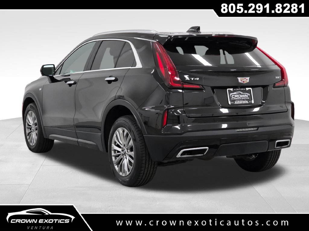 Used 2025 Cadillac XT4 Premium Luxury w/ Cold Weather Package FWD image 5