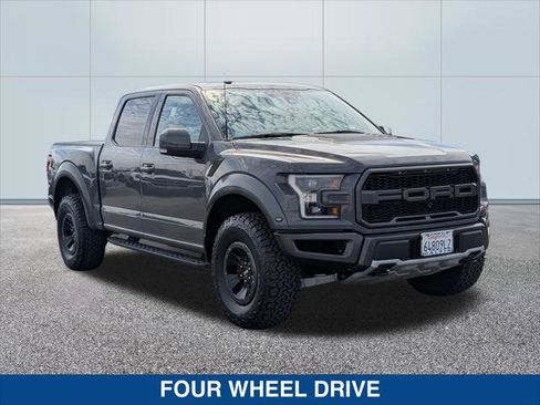 Used 2018 Ford F150 Raptor w/ Equipment Group 802A Luxury image 7