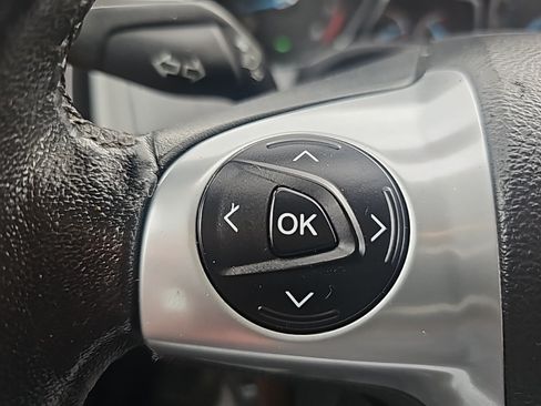 Used 2014 Ford Focus SE w/ Equipment Group 201A FWD image 16