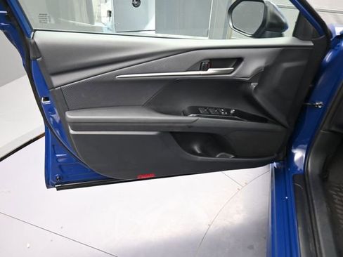 Used 2025 Toyota Camry SE image 25