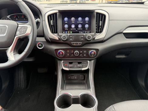 Used 2024 GMC Terrain SLT w/ Elevation Edition FWD image 19
