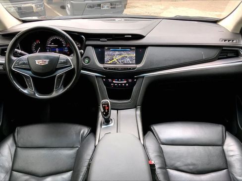 Used 2018 Cadillac XT5 Luxury w/ Driver Awareness Package FWD image 14