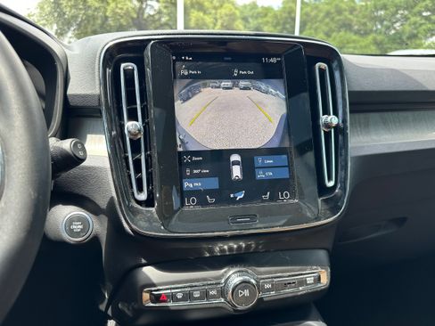 Used 2022 Volvo XC40 T5 Inscription image 18