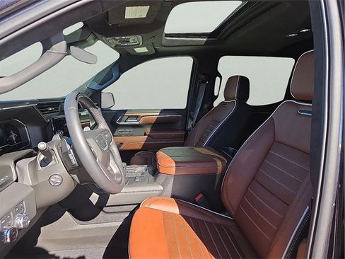 Used 2025 GMC Sierra 1500 Denali Ultimate image 16