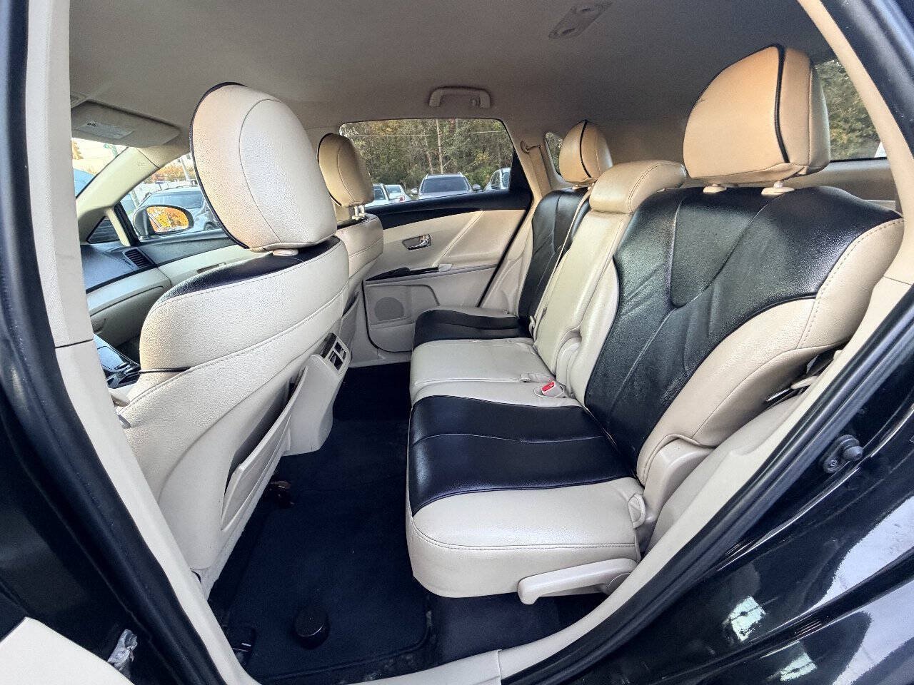 Used 2010 Toyota Venza AWD w/ Convenience Pkg image 33