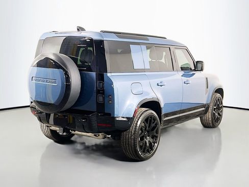 Used 2026 Land Rover Defender 110 X-Dynamic SE AWD/4WD image 5