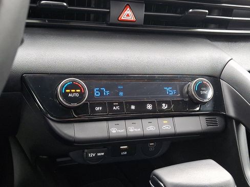 Certified 2025 Hyundai Elantra Sport image 15