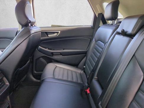 Used 2018 Ford Edge SEL w/ Equipment Group 201A FWD image 19
