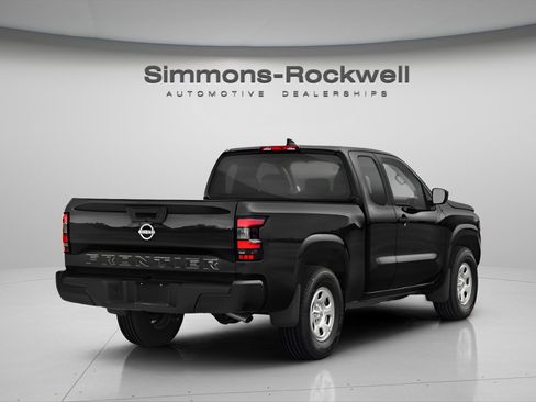 Used 2023 Nissan Frontier S AWD/4WD image 7