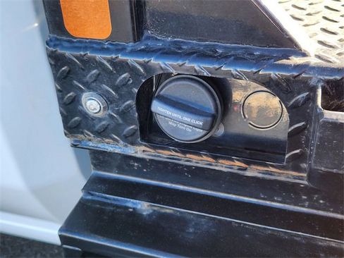 Used 2022 GMC Sierra 2500 Pro w/ Convenience Package image 14