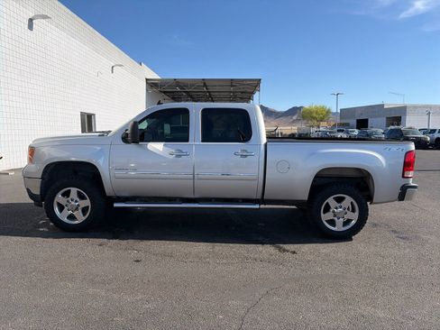Used 2013 GMC Sierra 2500 SLE w/ HD SLE Premium Package AWD/4WD image 2