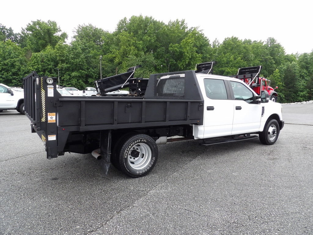 Used 2018 Ford F350 XL w/ Power Equipment Group RWD image 8