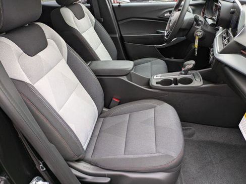 New 2026 Chevrolet Trax RS w/ Sunroof Package image 25