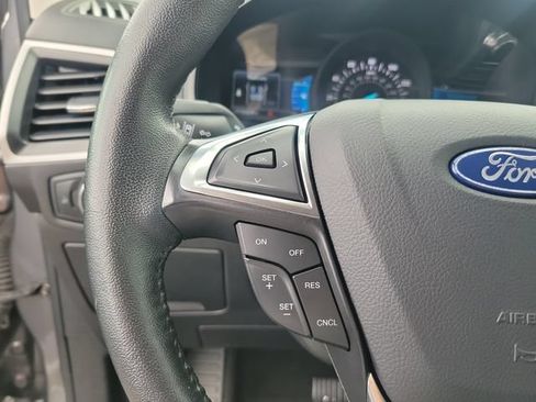 Used 2024 Ford Edge SEL AWD/4WD image 16
