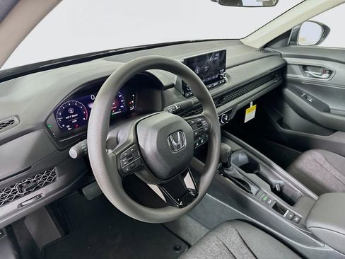 Used 2025 Honda Accord LX image 10