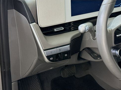 Used 2024 Hyundai Ioniq 5 SE image 17