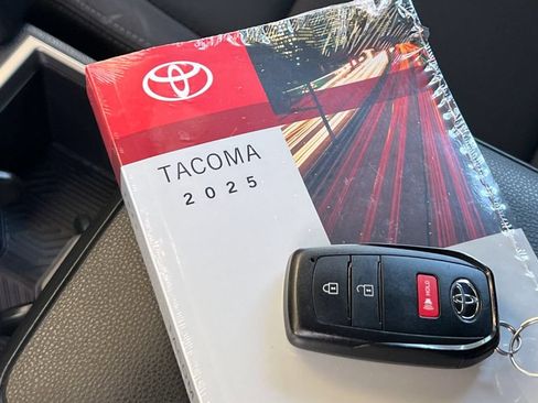 Certified 2025 Toyota Tacoma SR5 AWD/4WD image 12