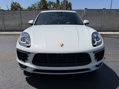 Certified 2017 Porsche Macan AWD/4WD image 10