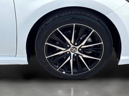 Used 2024 Toyota Camry SE w/ Convenience Package image 32