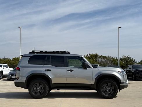 Used 2024 Lexus GX 550 image 5