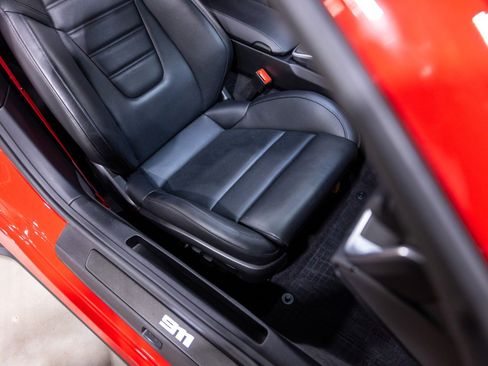 Used 2024 Porsche 911 Cabriolet AWD/4WD image 32
