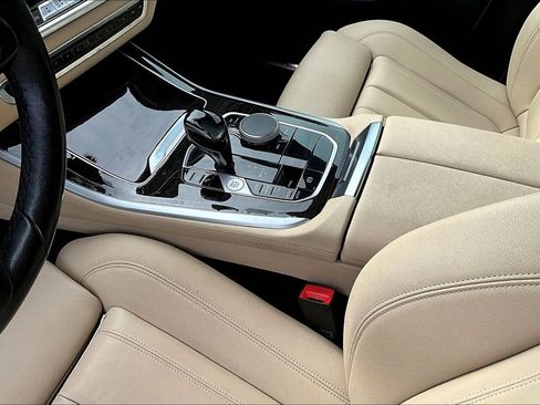 Used 2021 BMW X5 sDrive40i w/ Premium Package RWD image 17