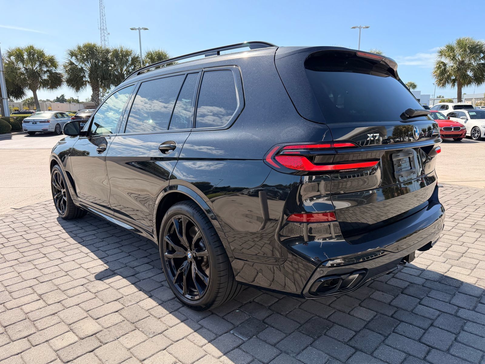 Used 2025 BMW X7 M60i AWD/4WD image 11