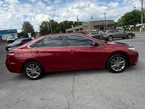 Used 2015 Toyota Camry SE FWD image 5
