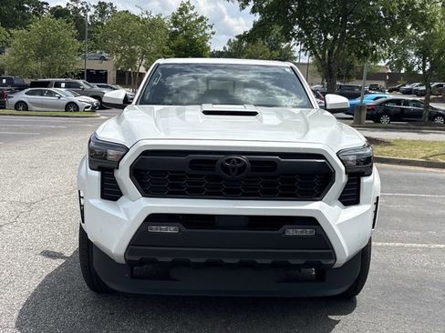 Used 2024 Toyota Tacoma TRD Sport w/ TRD Sport Upgrade Package RWD image 2
