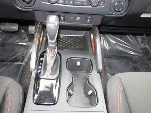 Used 2023 Nissan Frontier PRO-4X w/ Pro Convenience Package image 28