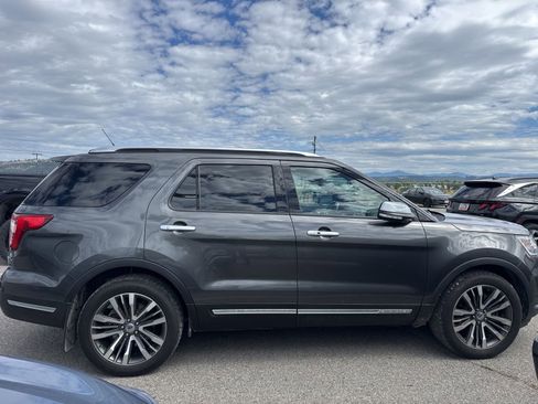 Used 2018 Ford Explorer Platinum AWD/4WD image 5