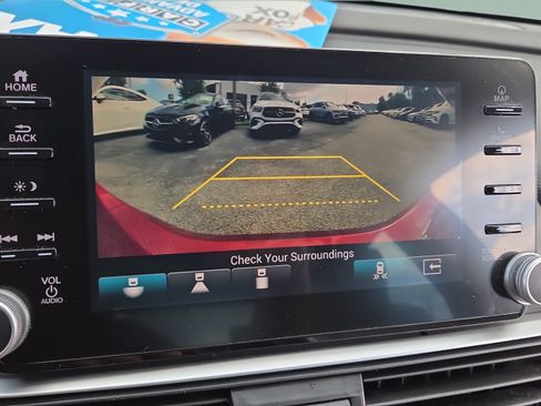 Used 2018 Honda Accord Touring image 28