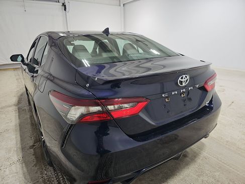 Used 2021 Toyota Camry SE image 4