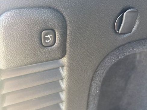 Used 2020 Jeep Grand Cherokee Altitude image 29