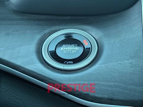 Used 2024 Jeep Grand Cherokee L Limited w/ Luxury Tech Group II image 22