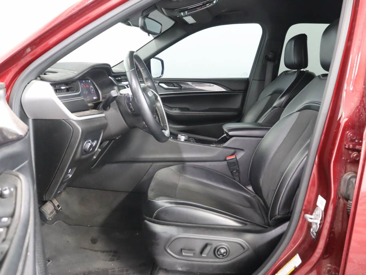 Used 2021 Jeep Grand Cherokee L Laredo RWD image 8