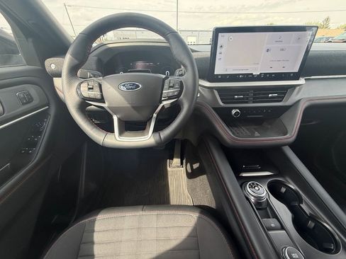 Used 2025 Ford Explorer ST-Line w/ Premium Package image 31