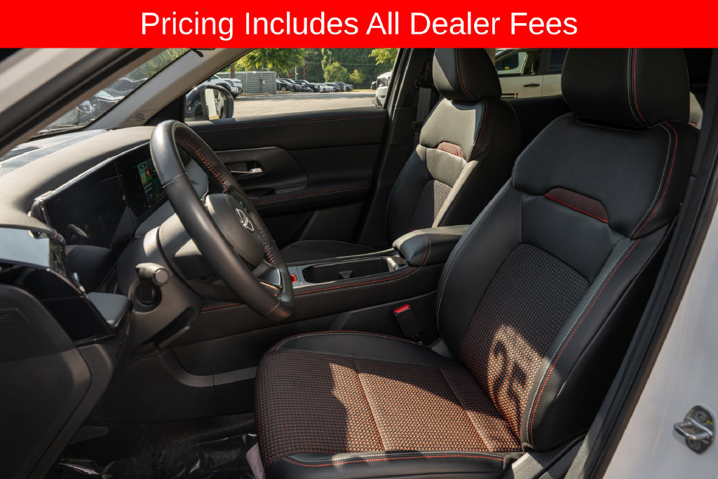 Used 2025 Nissan Kicks SR AWD/4WD image 10