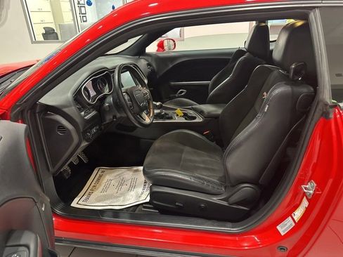 Used 2015 Dodge Challenger R/T Scat Pack w/ Scat Pack Appearance Package image 8