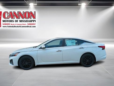 New 2025 Nissan Altima 2.5 SV w/ SV Special Edition Package image 2