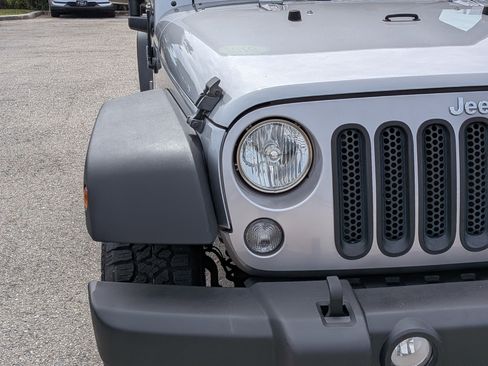 Used 2016 Jeep Wrangler Unlimited Sport w/ Connectivity Group AWD/4WD image 10