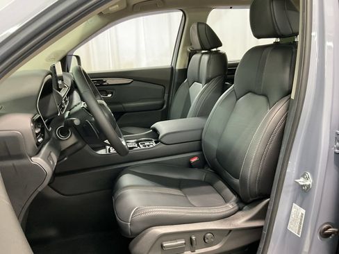 Certified 2025 Honda Pilot Touring image 22