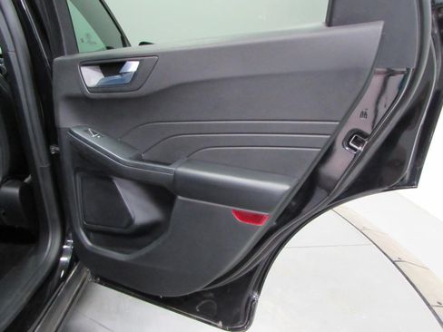 Certified 2025 Ford Escape ST-Line Select AWD/4WD image 18