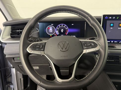 Used 2026 Volkswagen Tiguan SE FWD image 20