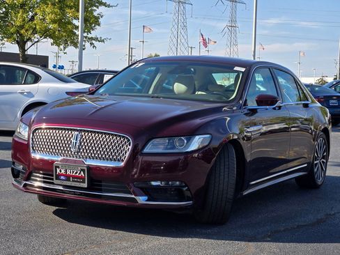 Used 2017 Lincoln Continental Select w/ Climate Package image 3