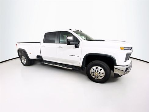 Used 2025 Chevrolet Silverado 3500 LT image 6