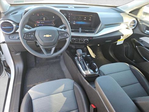 New 2026 Chevrolet Trax LT image 14