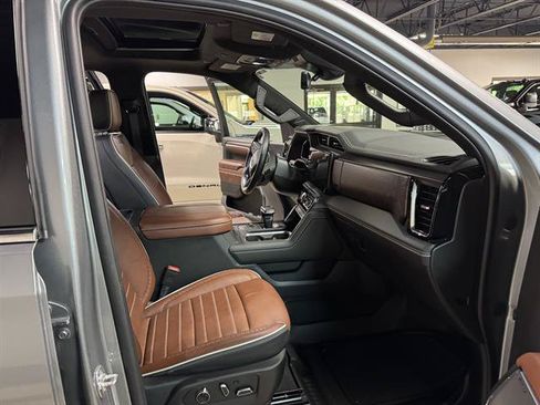 Certified 2025 GMC Sierra 1500 Denali Ultimate AWD/4WD image 11