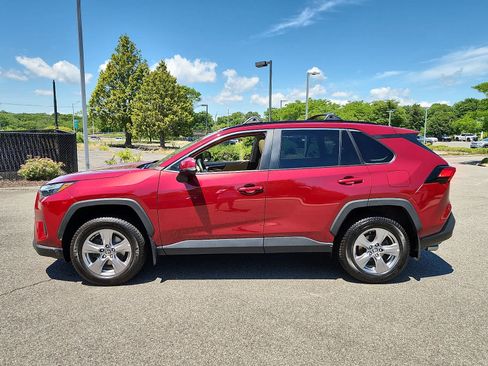 Certified 2022 Toyota RAV4 XLE w/ Convenience Package AWD/4WD image 8