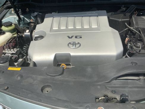Used 2011 Toyota Camry XLE w/ SE/XLE Extra-Value Pkg FWD image 20